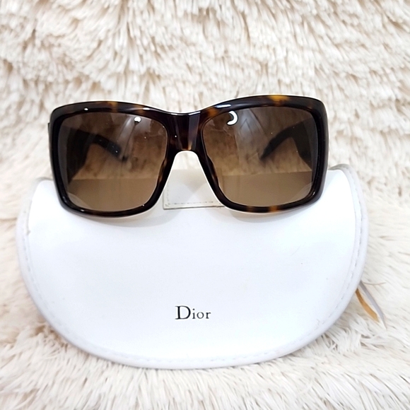 Christian Dior Oversized Sunglasses - Picture 2 of 5